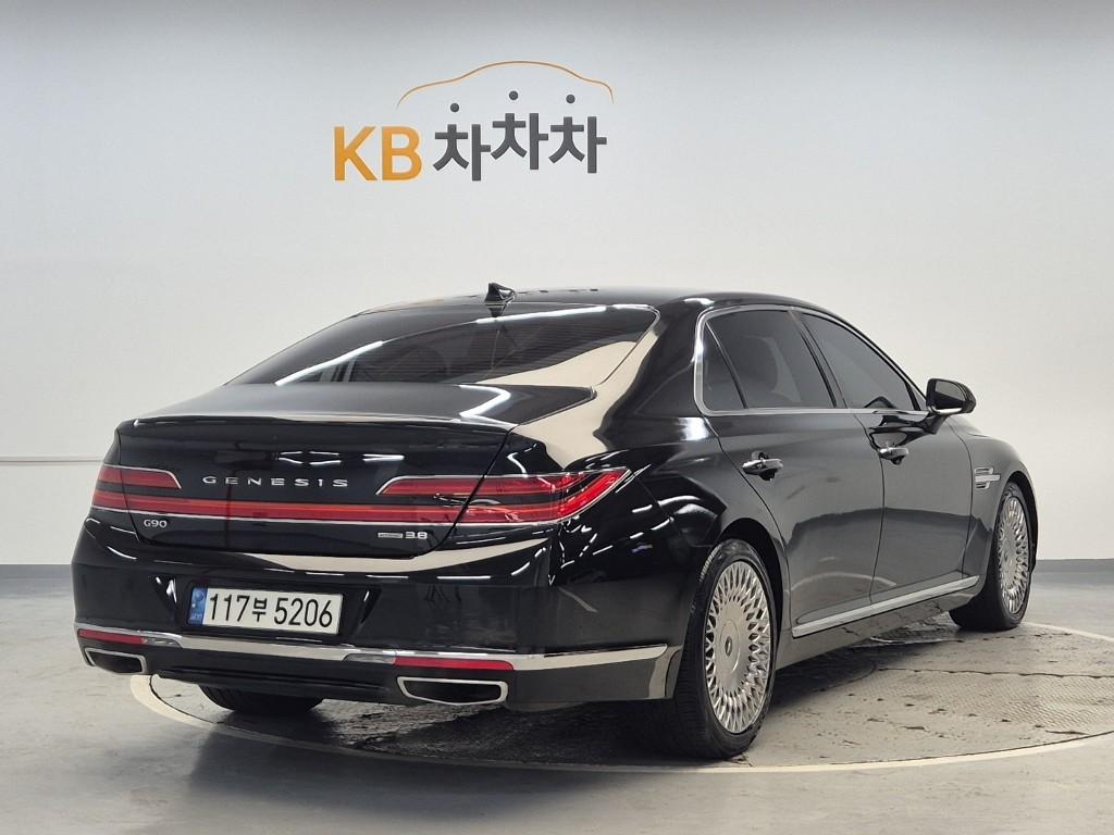 2019 GENESIS G90 