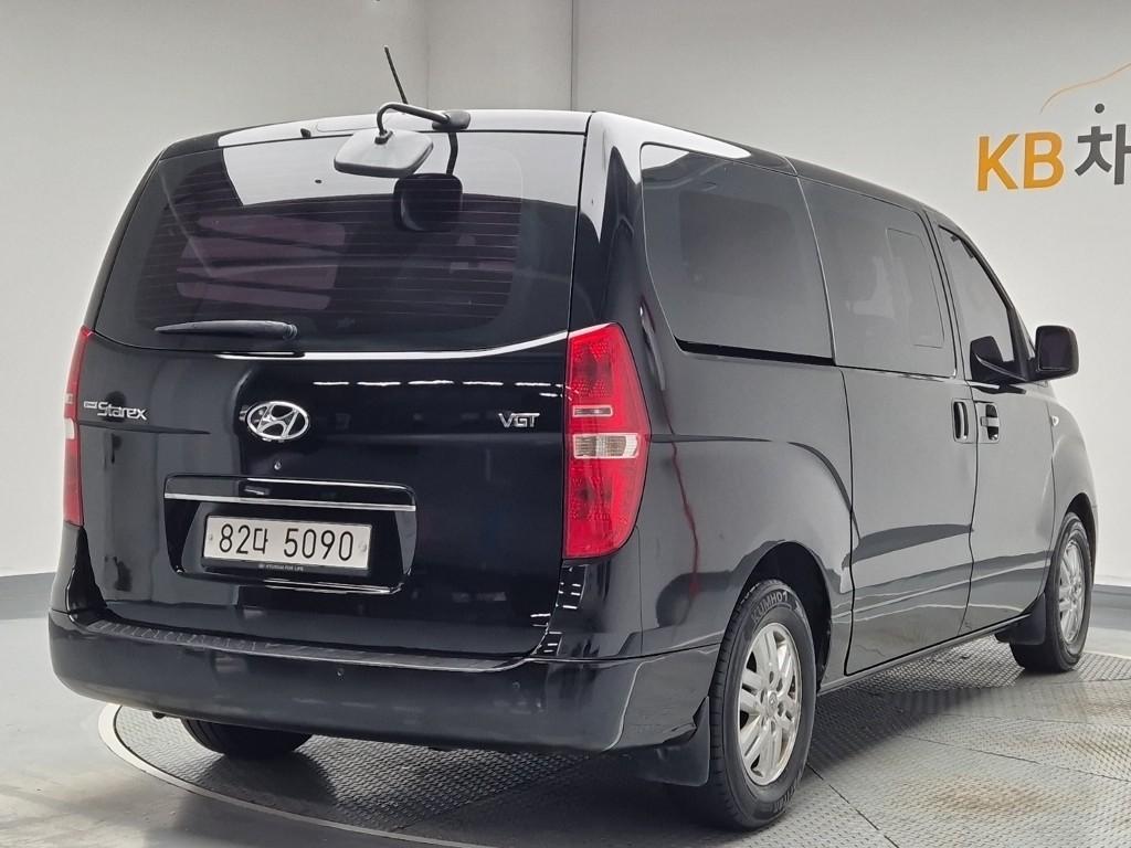 2018 HYUNDAI GRAND STAREX 