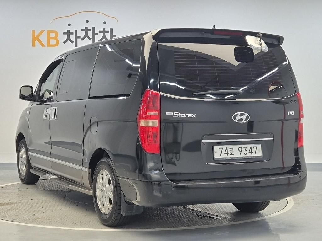 2010 HYUNDAI GRAND STAREX 