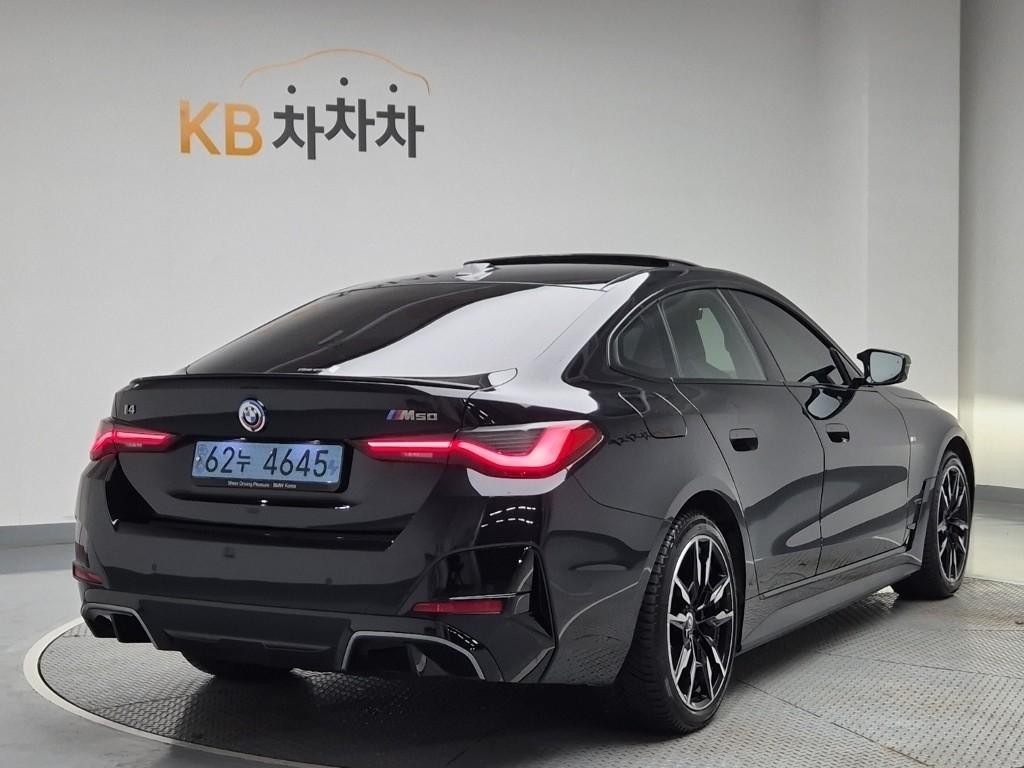 2022 BMW i4 