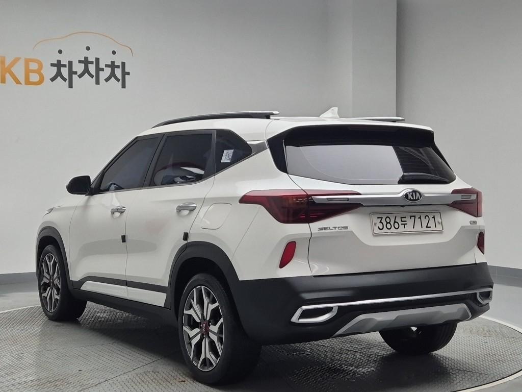 2021 KIA SELTOS 