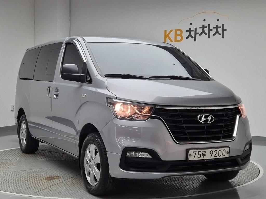 2019 HYUNDAI THE NEW GRAND STAREX 