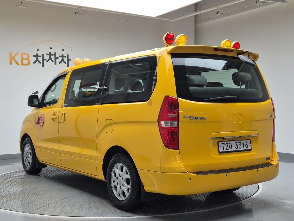 2013 HYUNDAI GRAND STAREX 