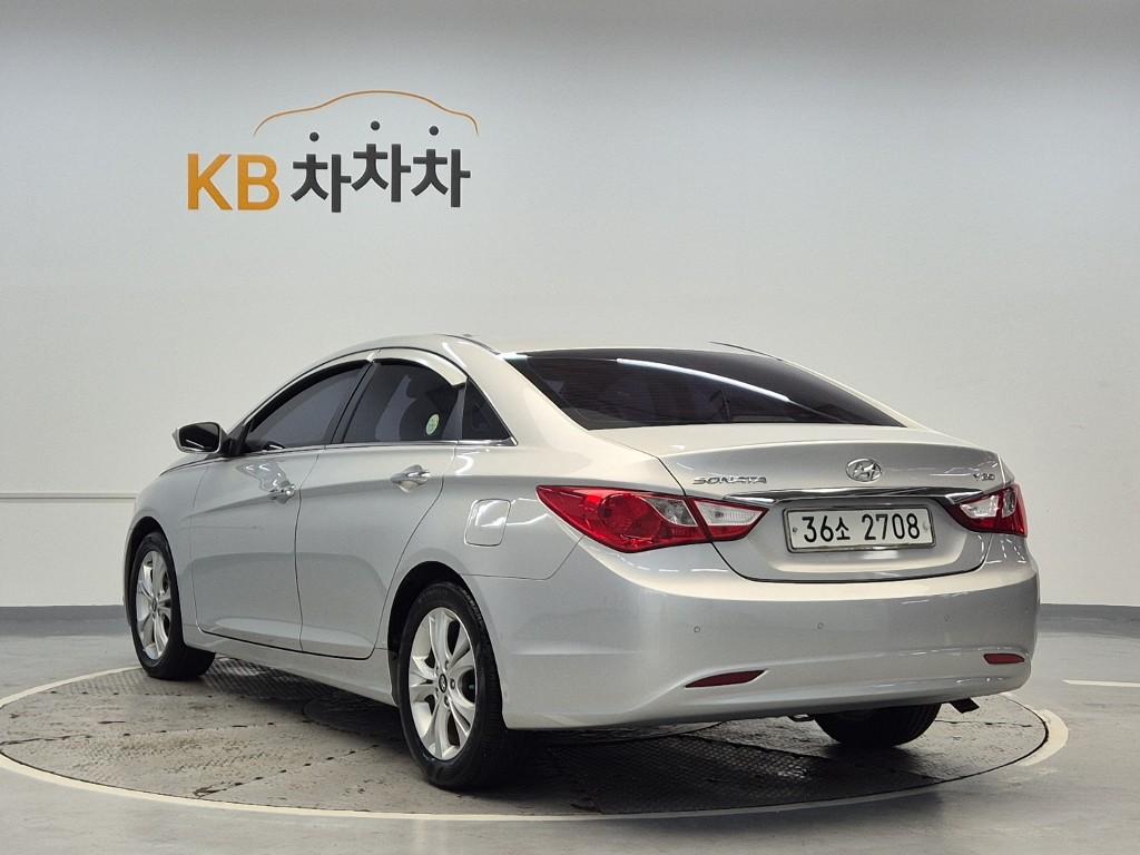 2010 HYUNDAI SONATA (YF) 