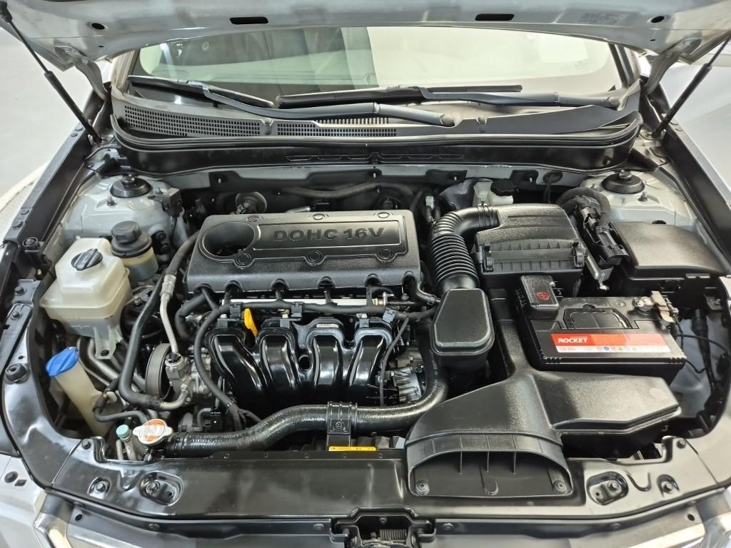 2010 HYUNDAI SONATA (YF) 