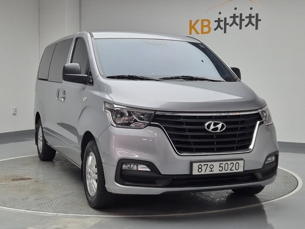 2019 HYUNDAI THE NEW GRAND STAREX 