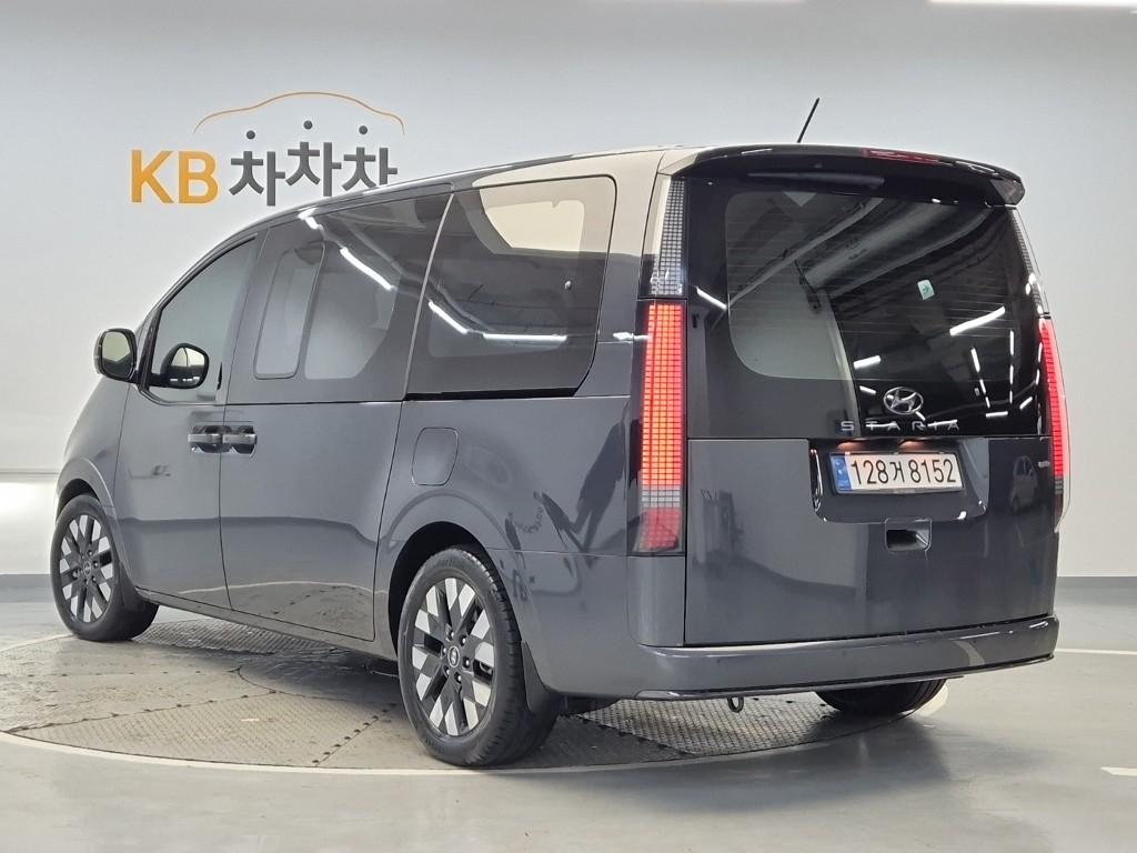 2022 HYUNDAI STARIA 