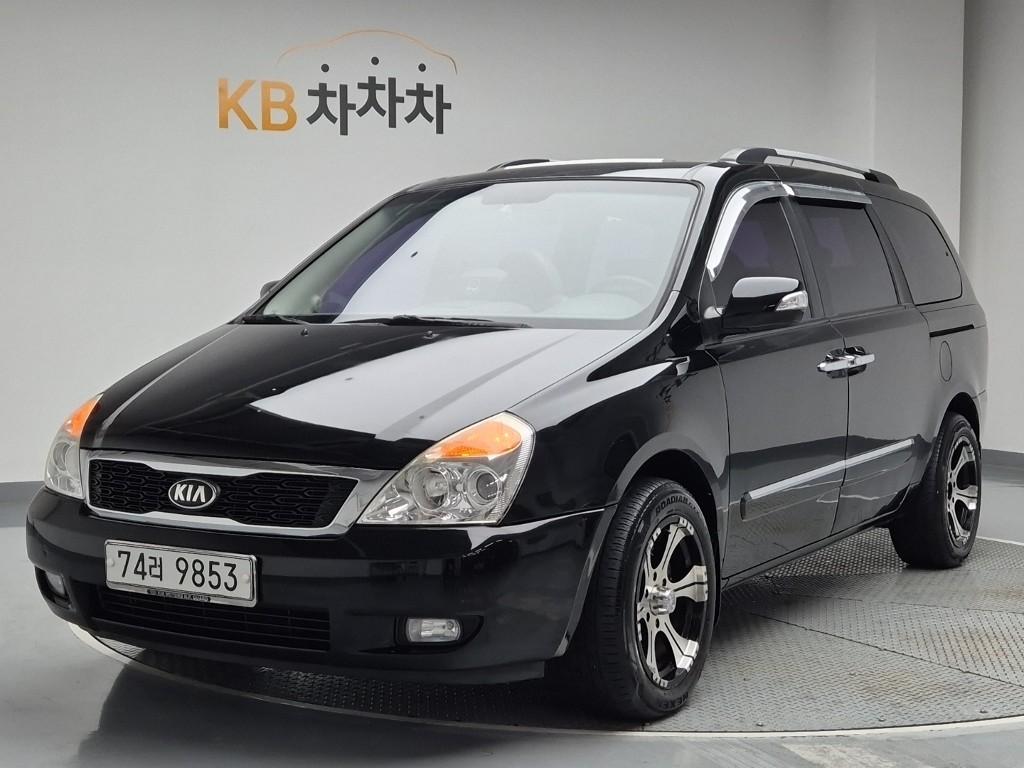 2013 KIA CARNIVAL R 