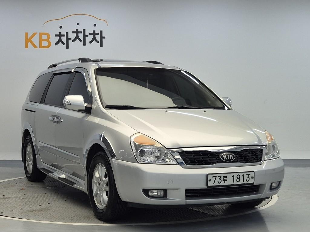 2013 KIA CARNIVAL R 