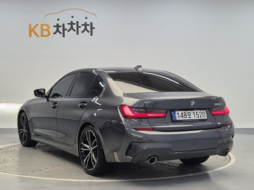 2022 BMW 3 Series (7Gen) 