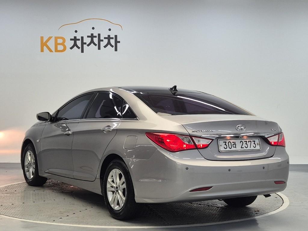 2010 HYUNDAI SONATA (YF) 