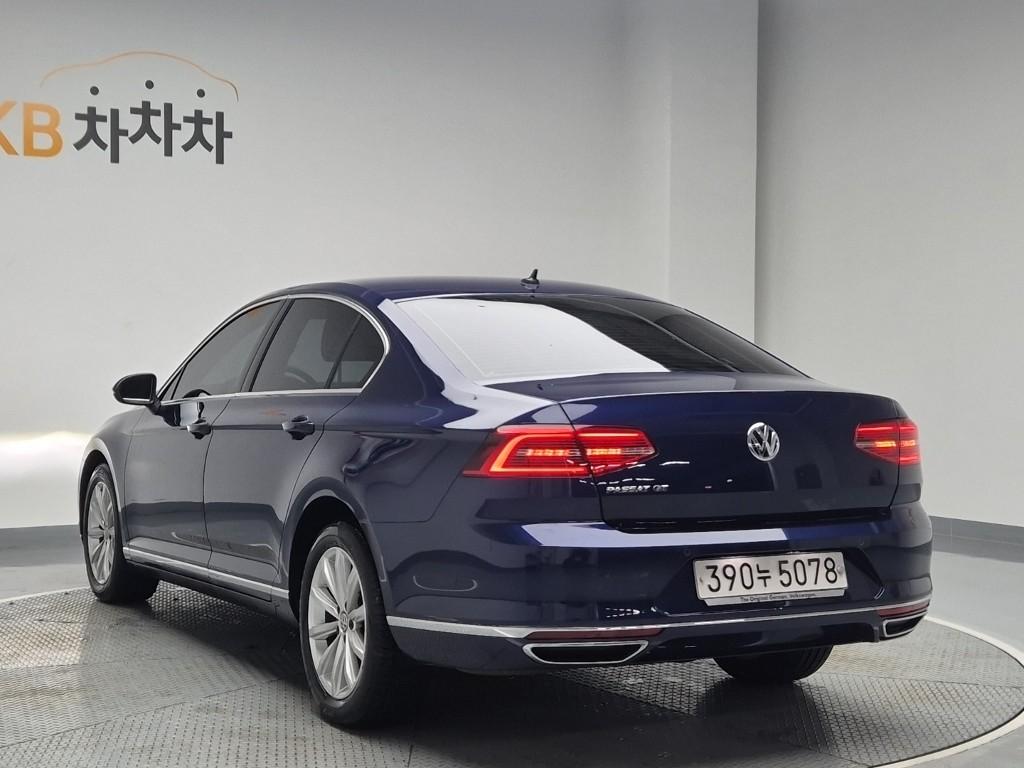 2018 VOLKSWAGEN PASSAT GT (8Gen) 