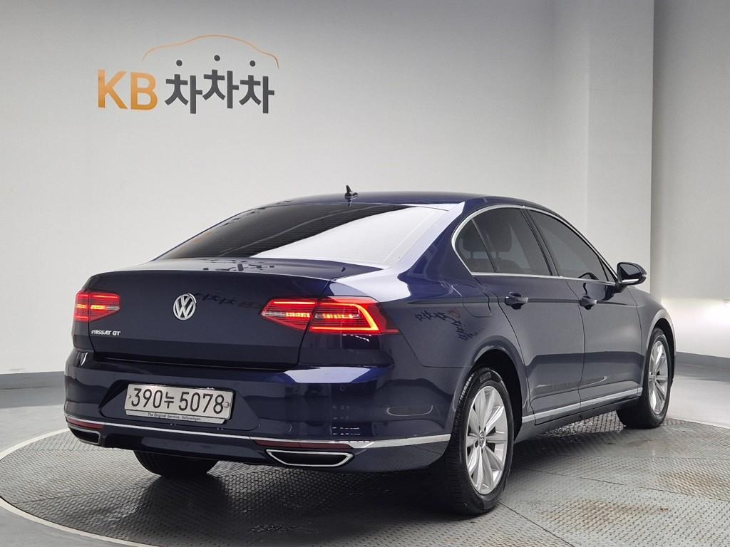 2018 VOLKSWAGEN PASSAT GT (8Gen) 