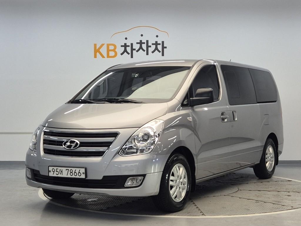2017 HYUNDAI GRAND STAREX 