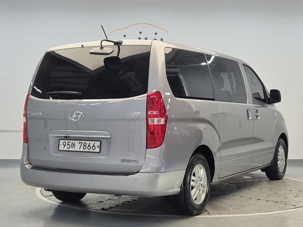 2017 HYUNDAI GRAND STAREX 