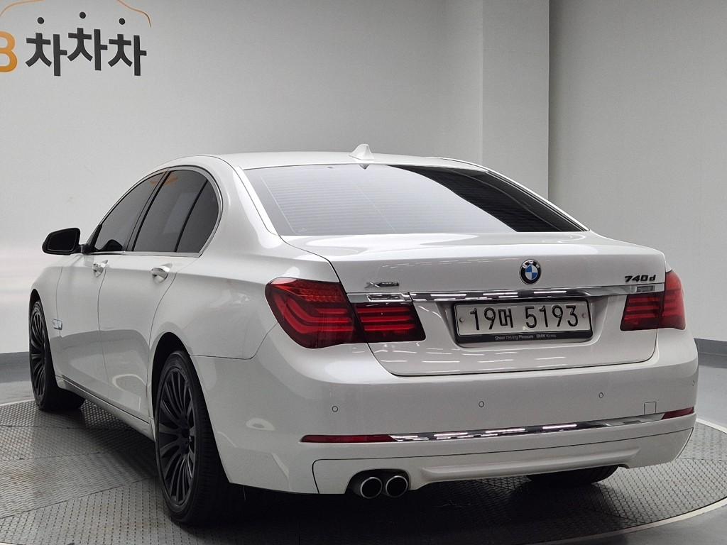 2013 BMW 7 SERIES (5Gen) 
