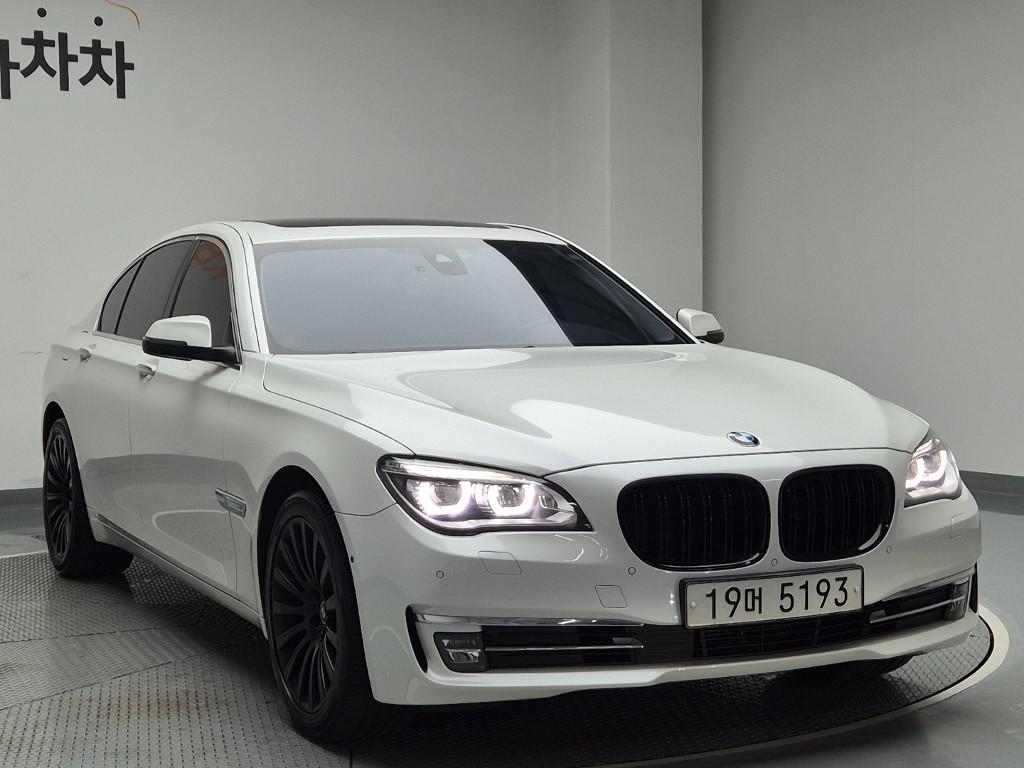 2013 BMW 7 SERIES (5Gen) 