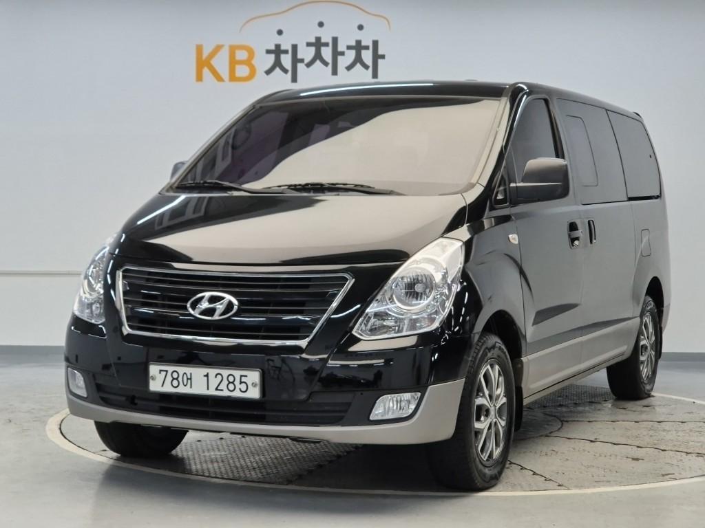 2017 HYUNDAI GRAND STAREX 