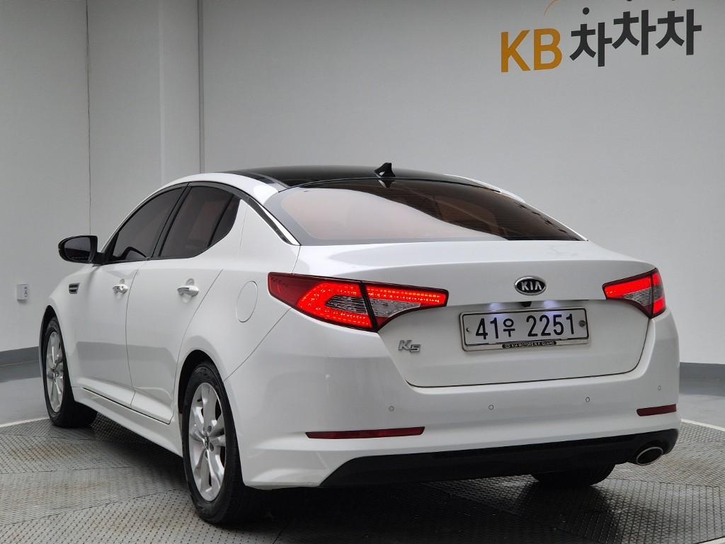 2011 KIA K5 
