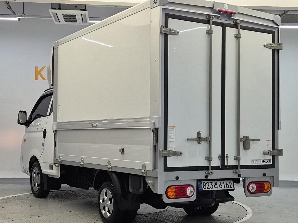 2025 HYUNDAI PORTER II 