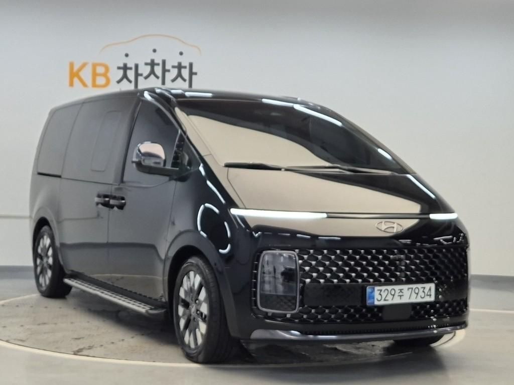2022 HYUNDAI STARIA 
