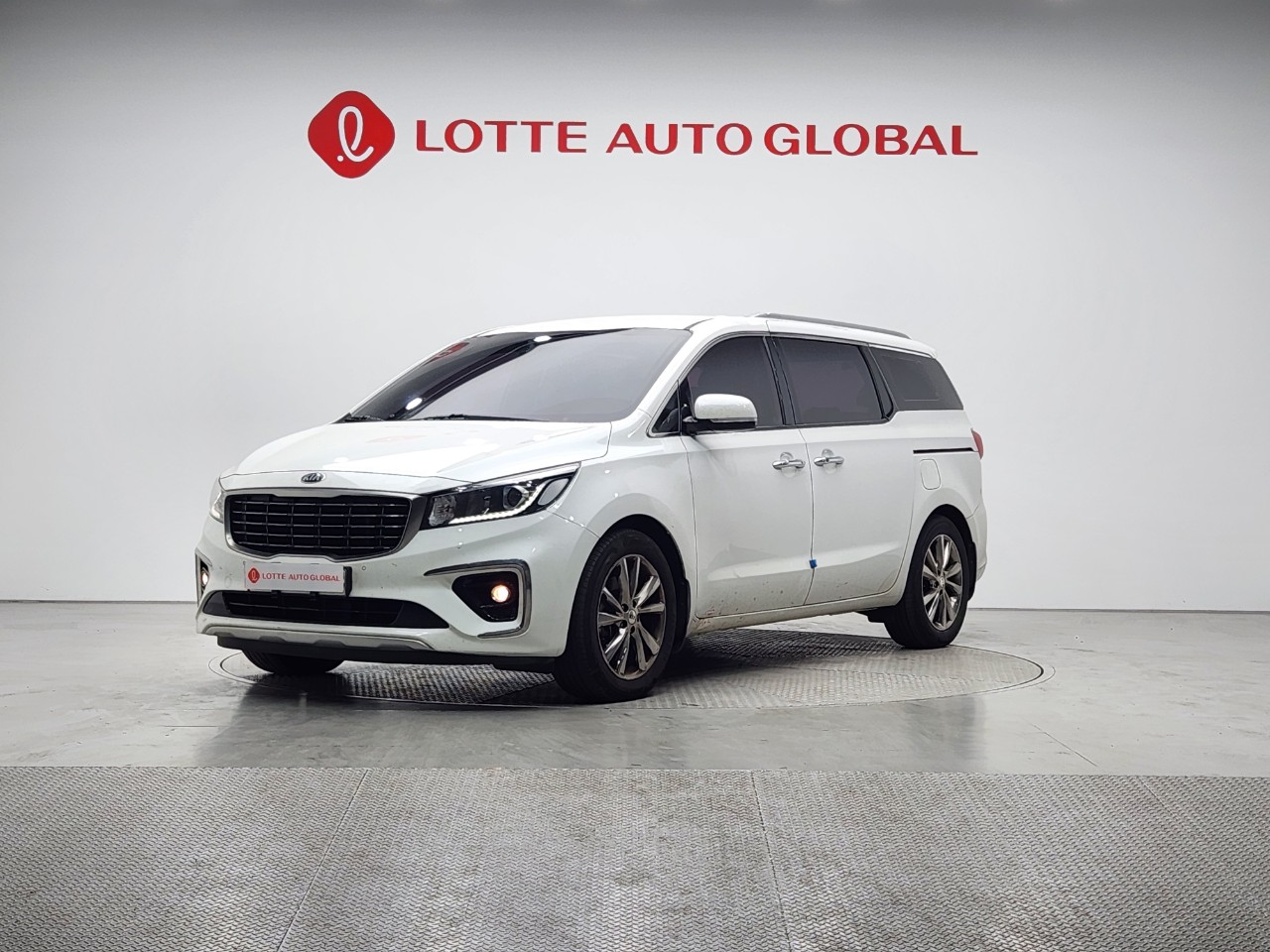 2019 KIA THE NEW CARNIVAL 9seat Diesel Prestige