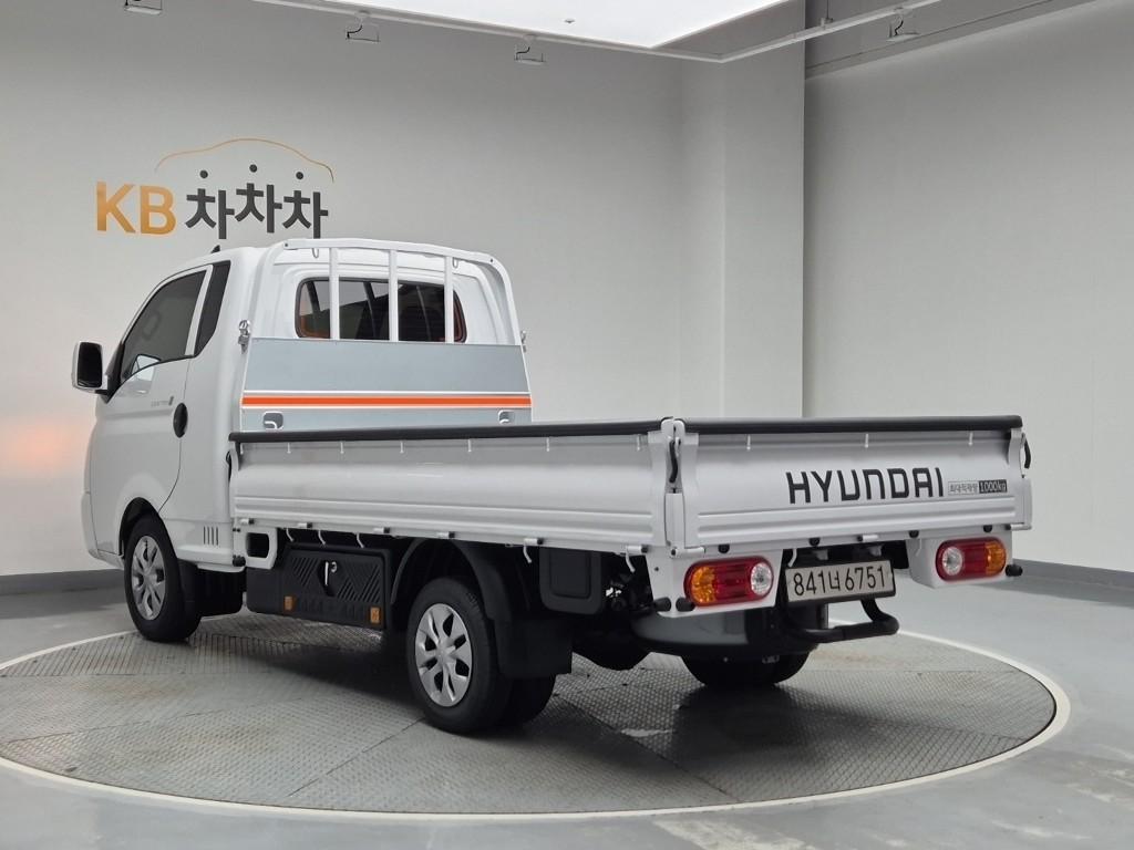 2025 HYUNDAI PORTER II 