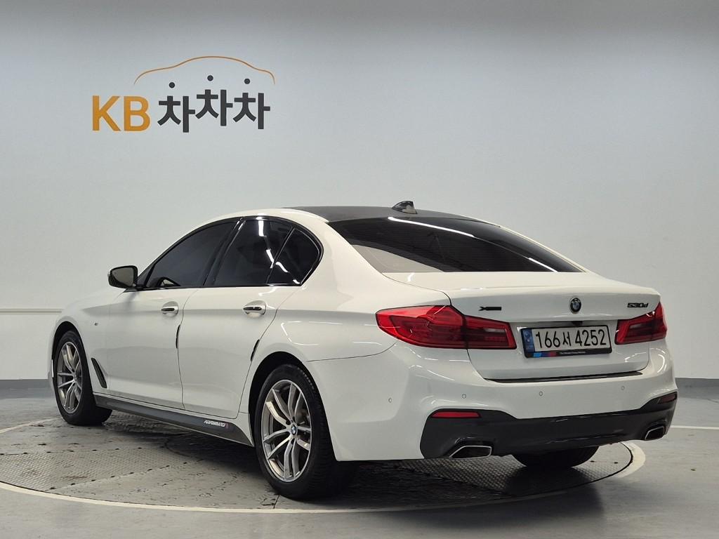 2017 BMW 5 SERIES (7Gen) 