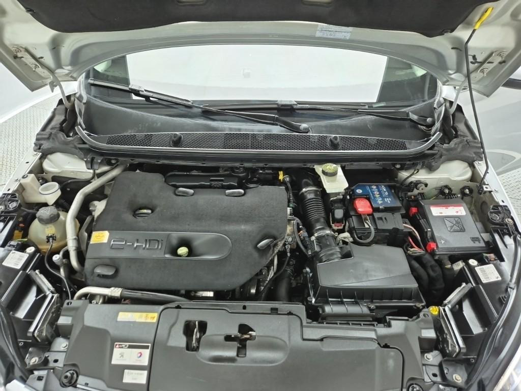 2015 PEUGEOT 308 (2G) 