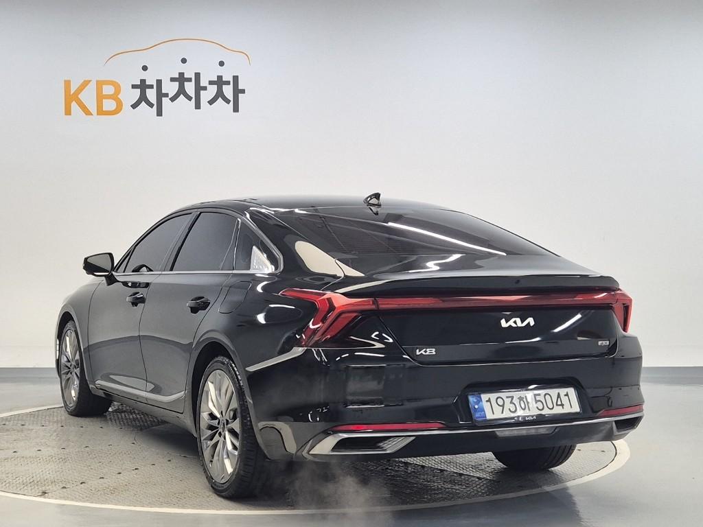 2022 KIA K8 