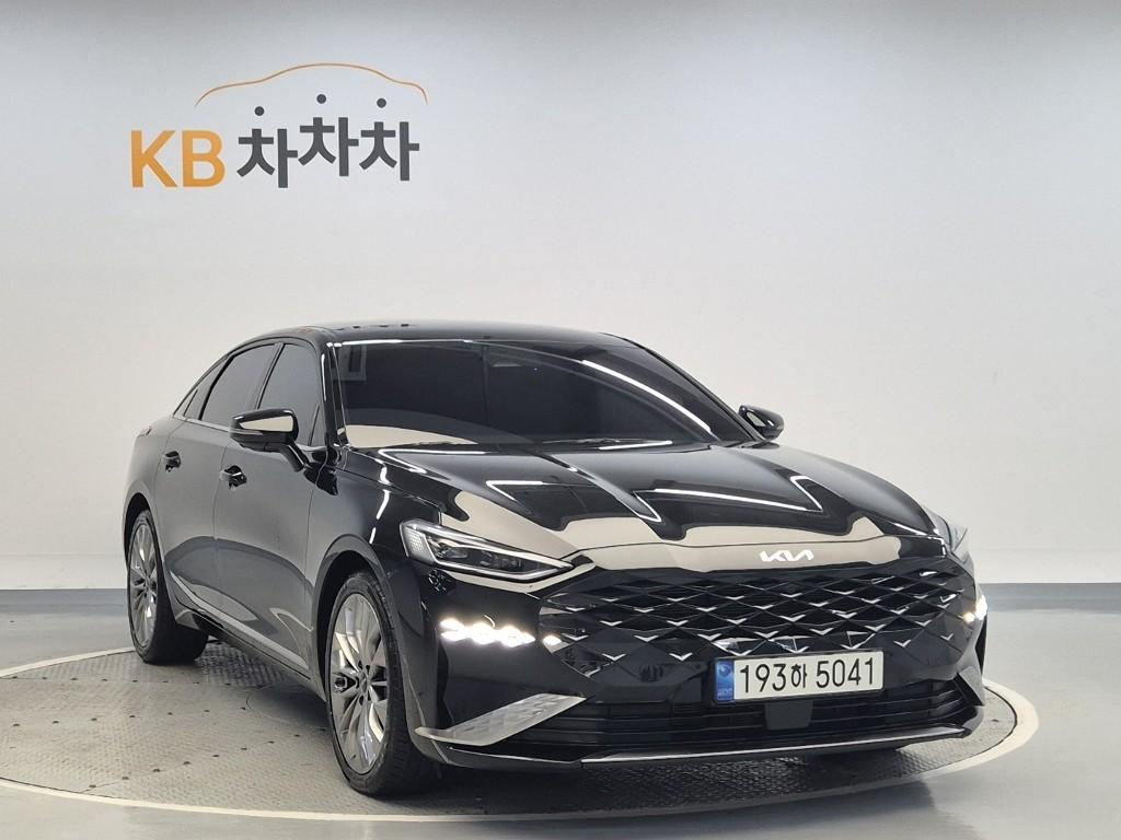 2022 KIA K8 