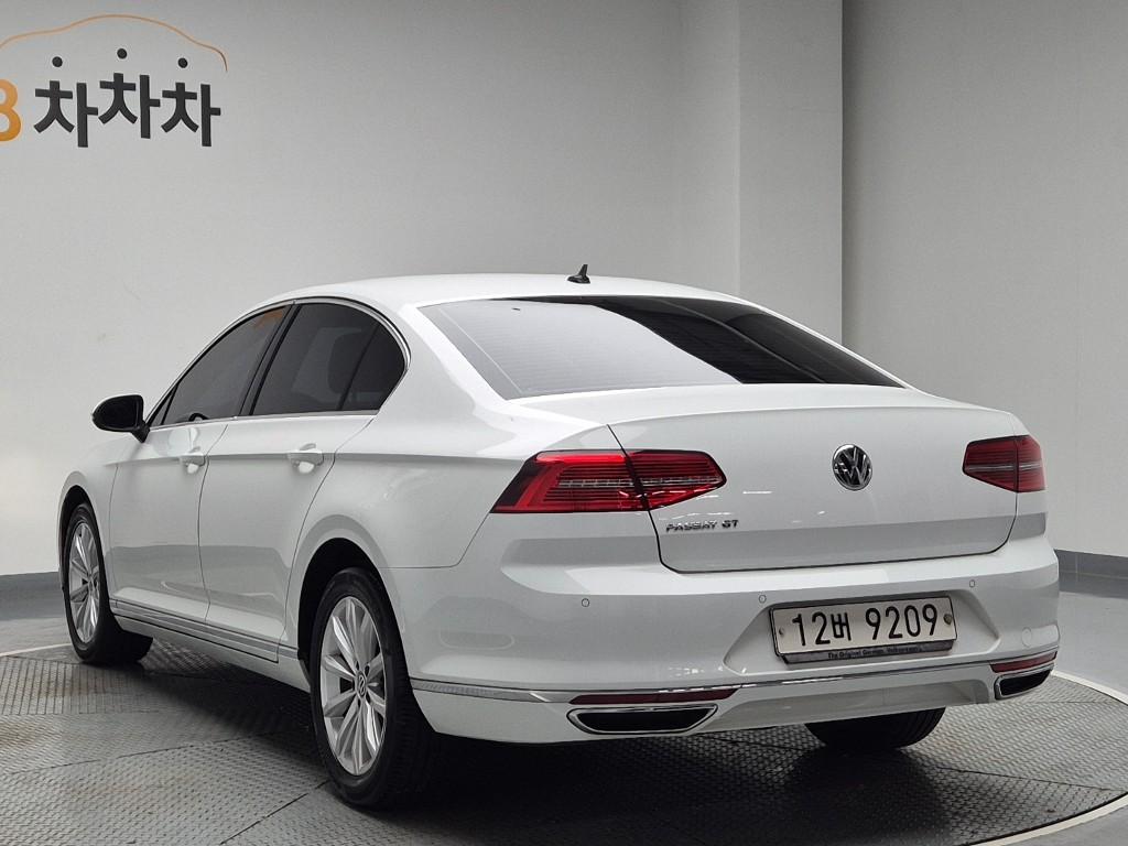 2018 VOLKSWAGEN PASSAT GT (8Gen) 