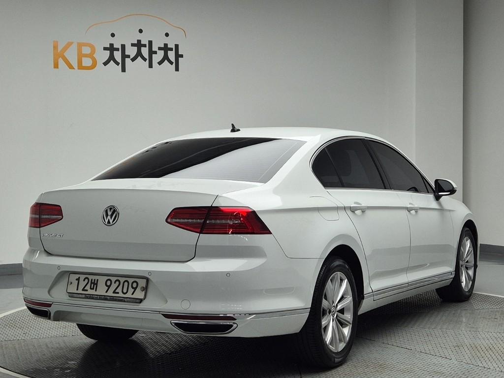 2018 VOLKSWAGEN PASSAT GT (8Gen) 