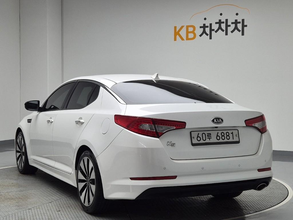 2011 KIA K5 