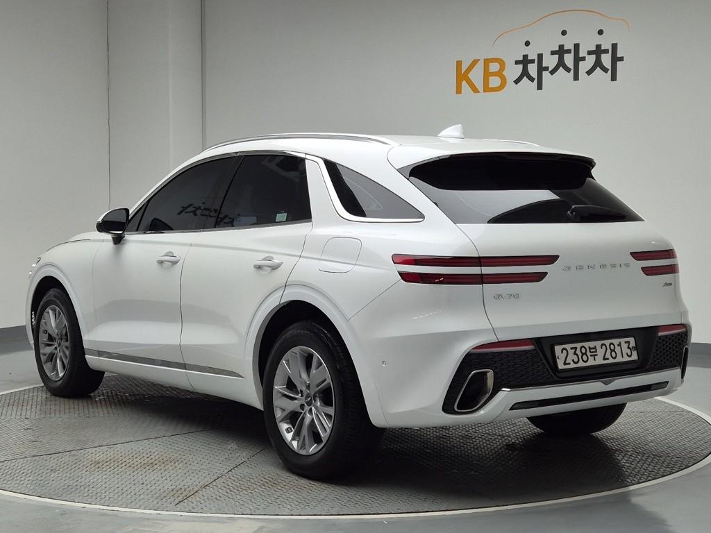 2024 GENESIS GV70 