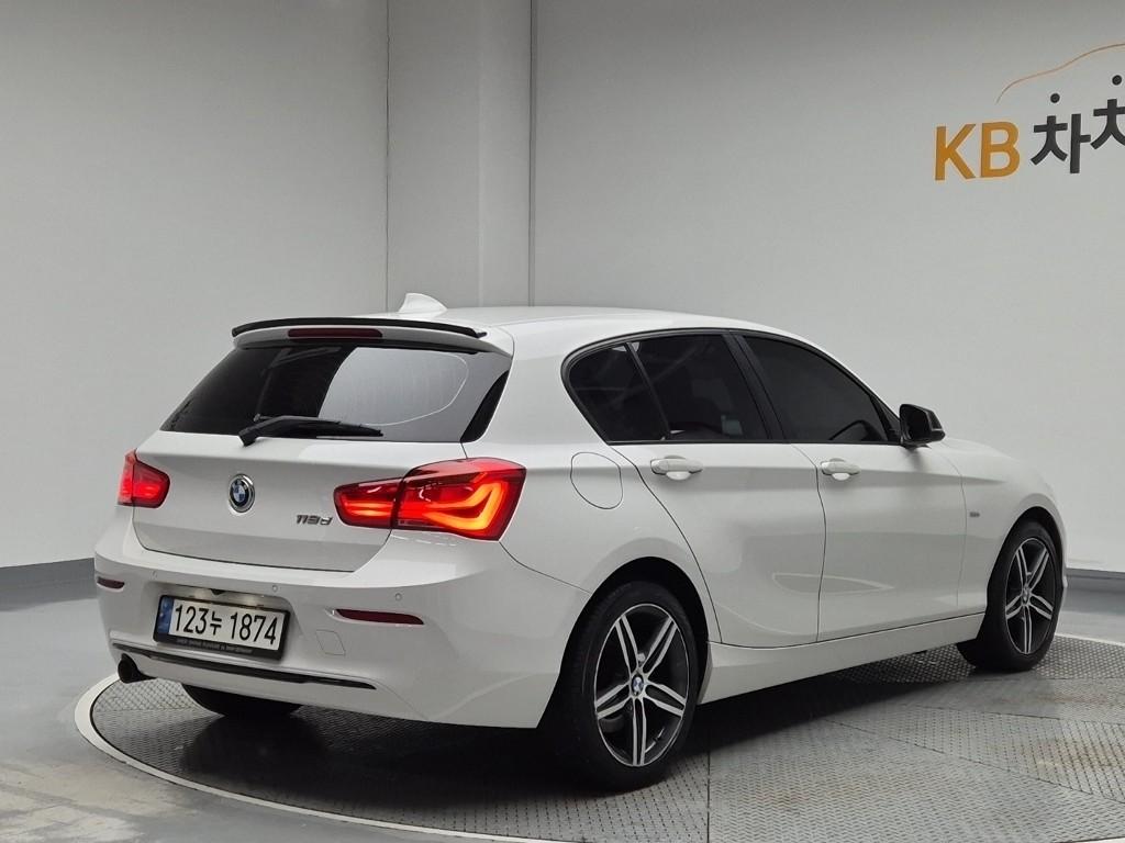 2017 BMW 1 Series (2Gen) 
