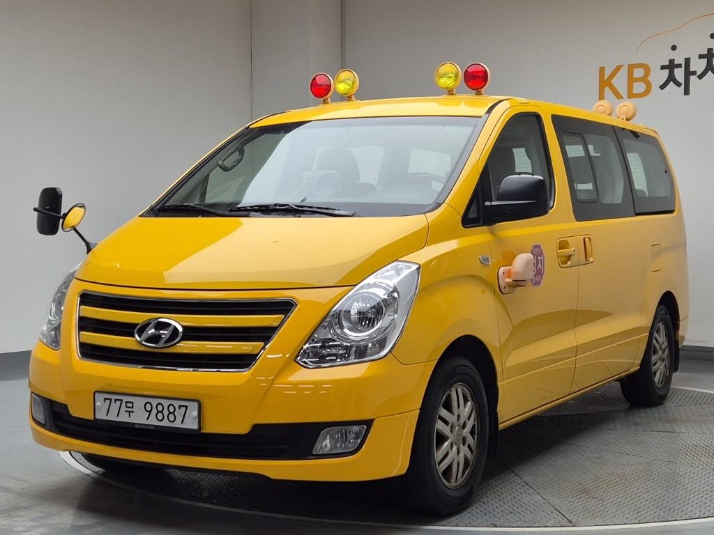 2016 HYUNDAI GRAND STAREX 