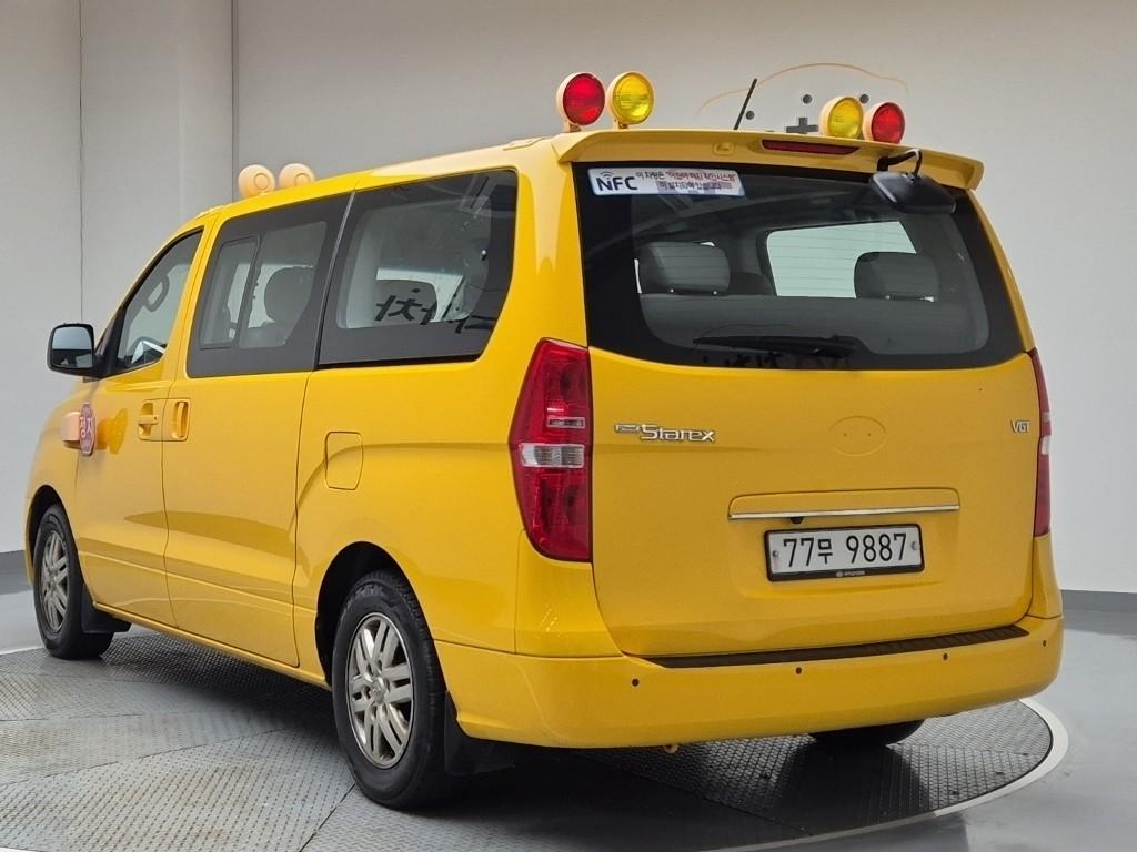 2016 HYUNDAI GRAND STAREX 