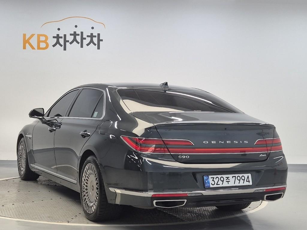 2021 GENESIS G90 