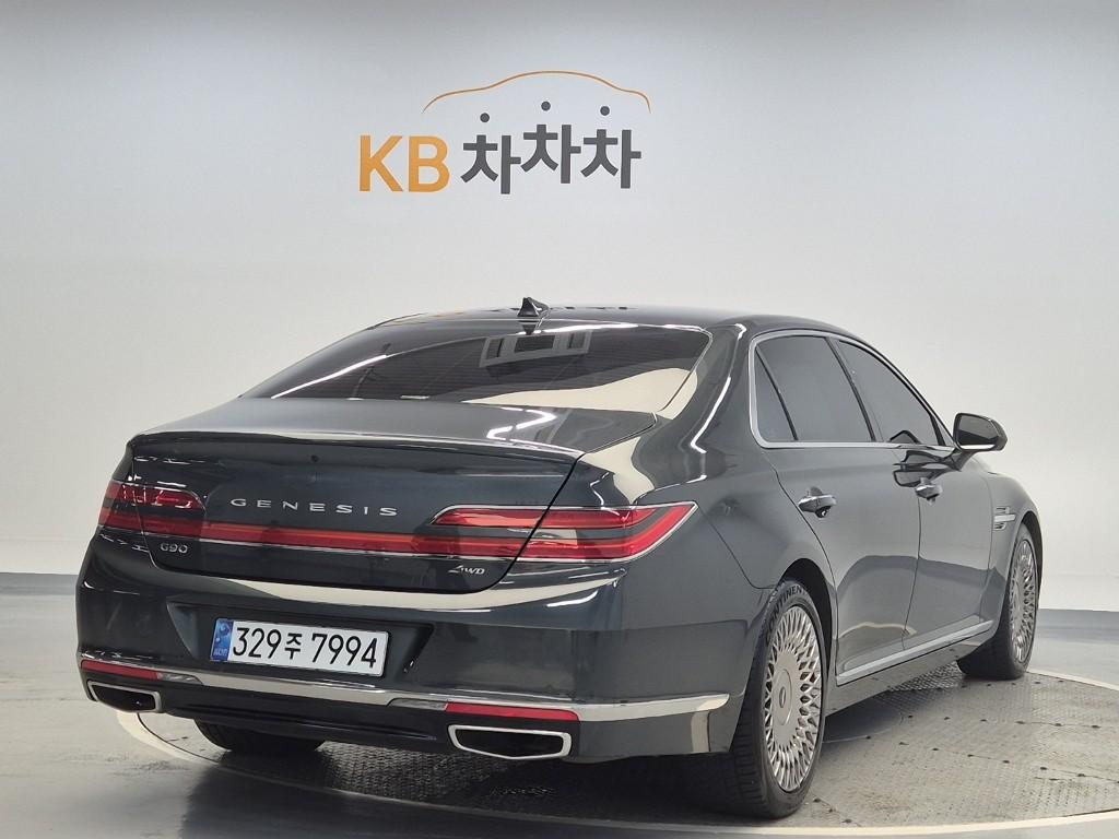2021 GENESIS G90 