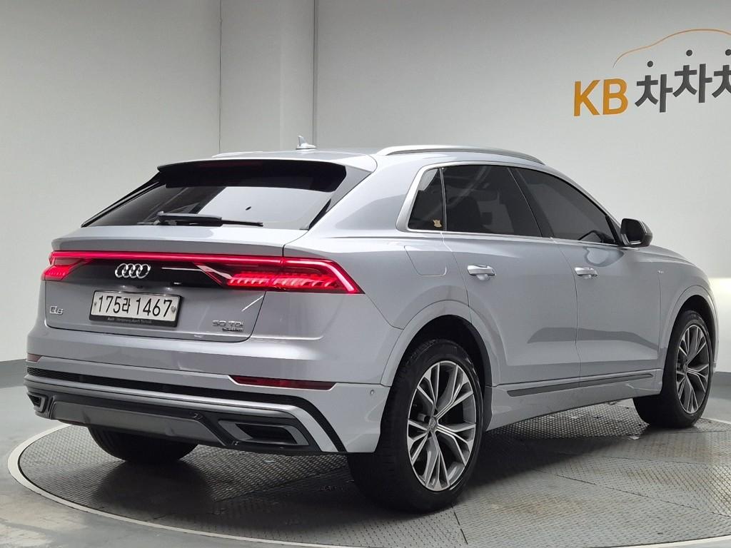 2020 AUDI Q8 