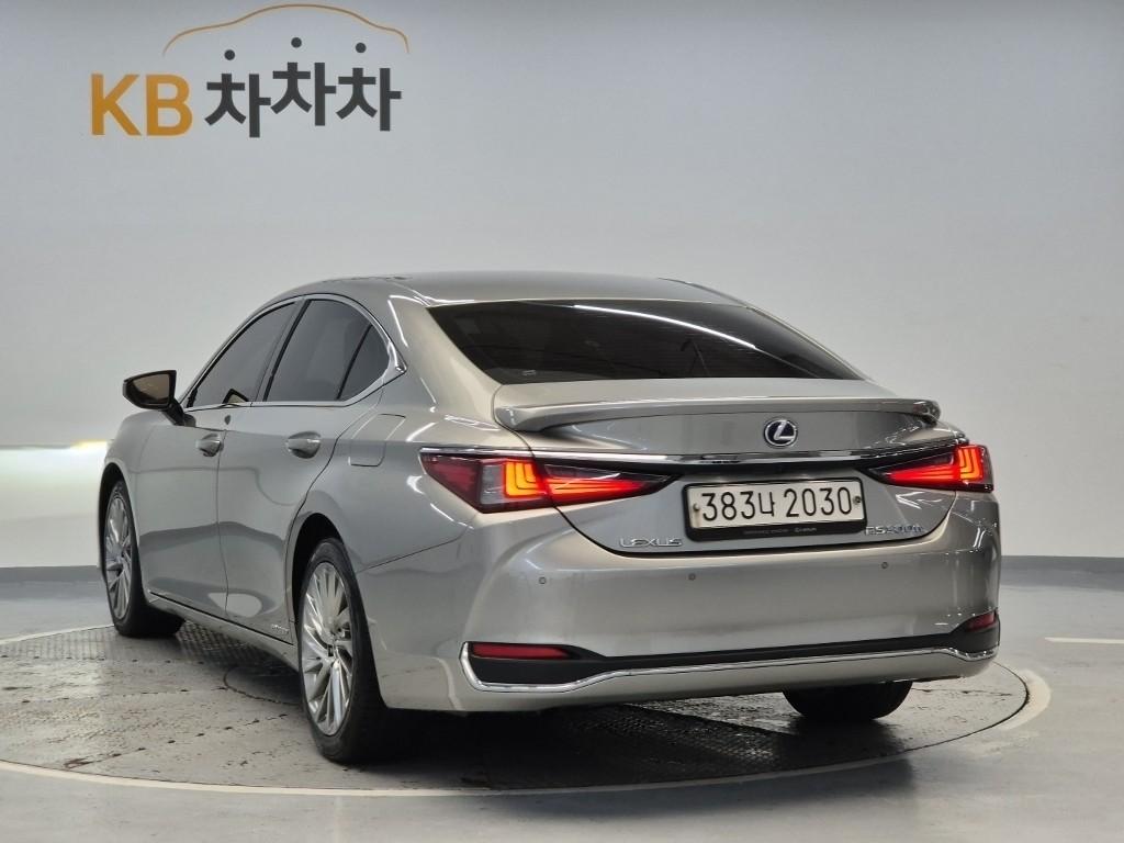 2021 LEXUS ES 