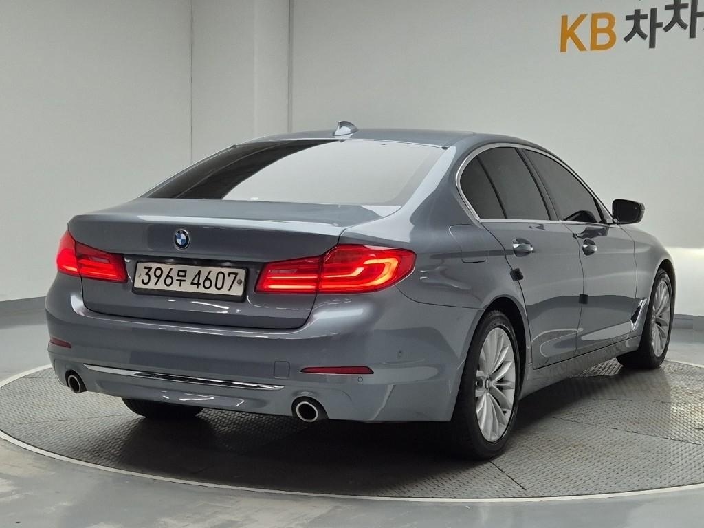 2019 BMW 5 SERIES (7Gen) 