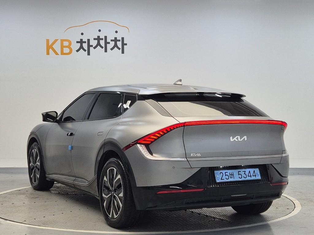 2022 KIA EV6 