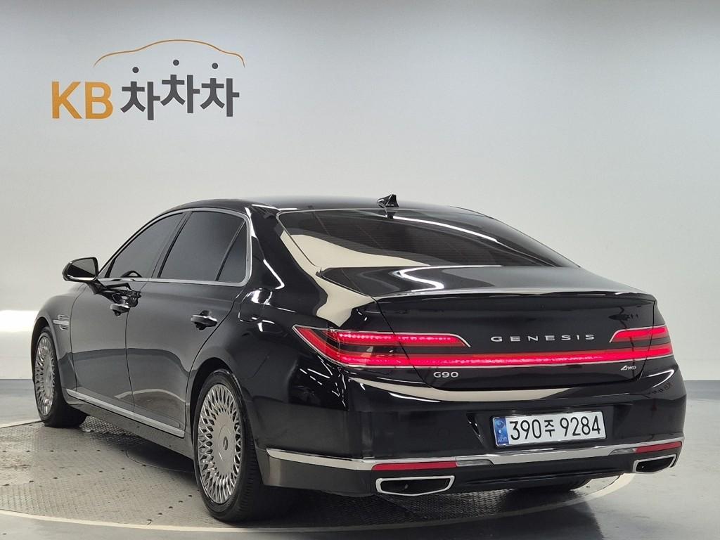 2021 GENESIS G90 