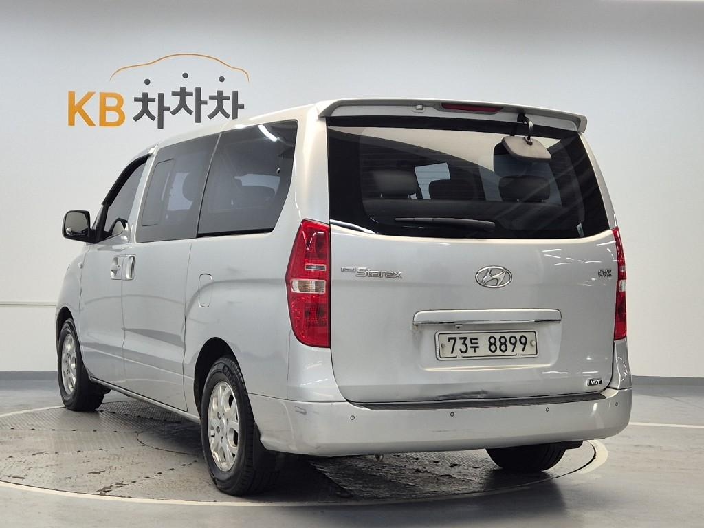 2010 HYUNDAI GRAND STAREX 