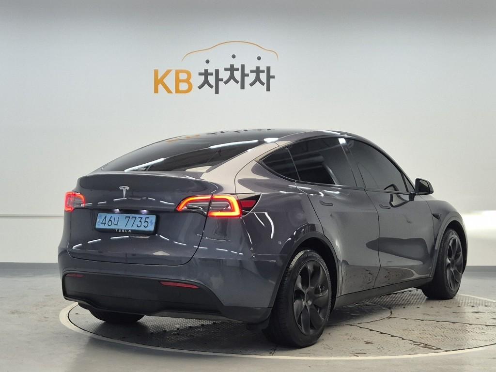 2024 TESLA MODEL Y 