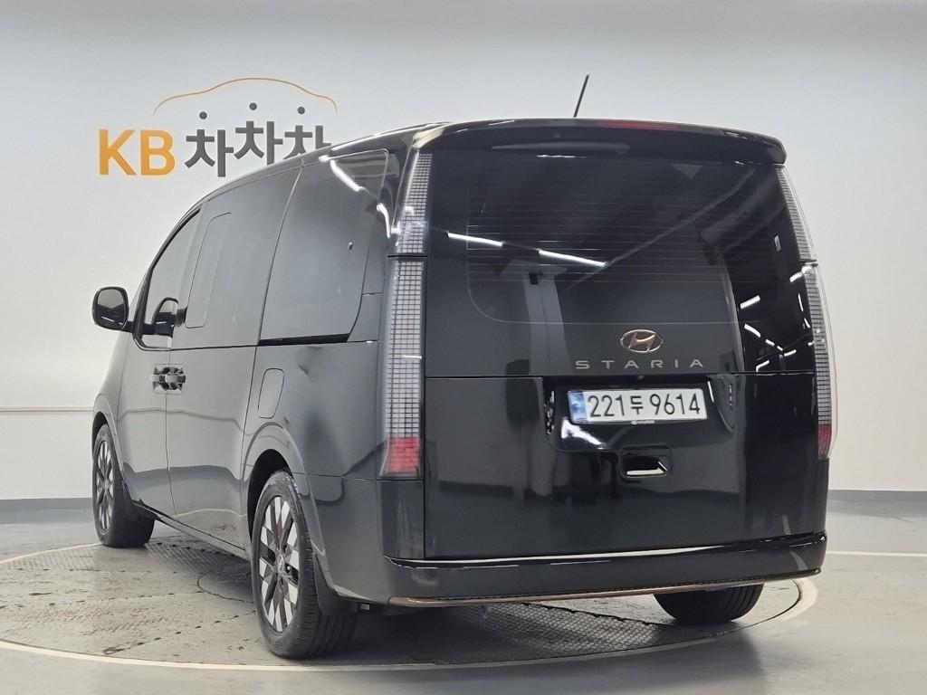 2022 HYUNDAI STARIA 