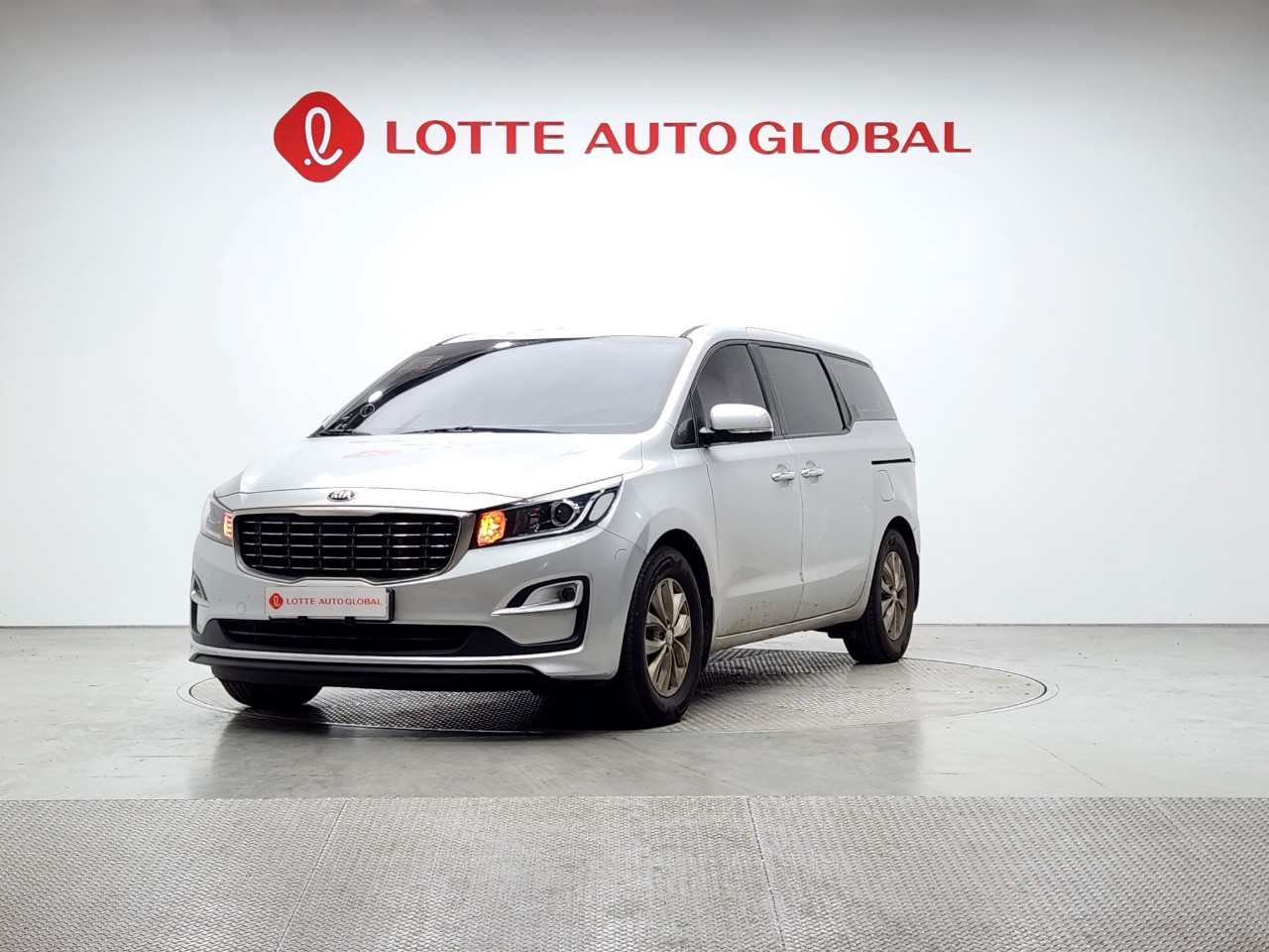 2020 KIA THE NEW CARNIVAL 11seat Diesel Deluxe