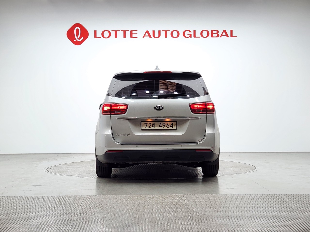 2020 KIA THE NEW CARNIVAL 11seat Diesel Deluxe